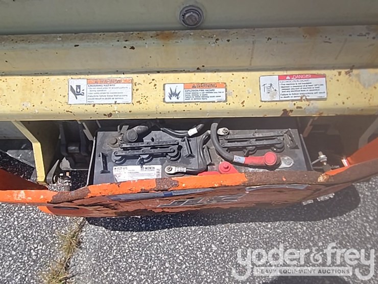 2016-jlg-3246es-image-17