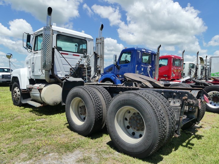 1999-mack-ch613-image-4