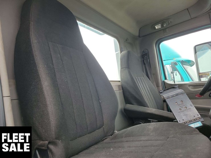 2018-peterbilt-579-image-31