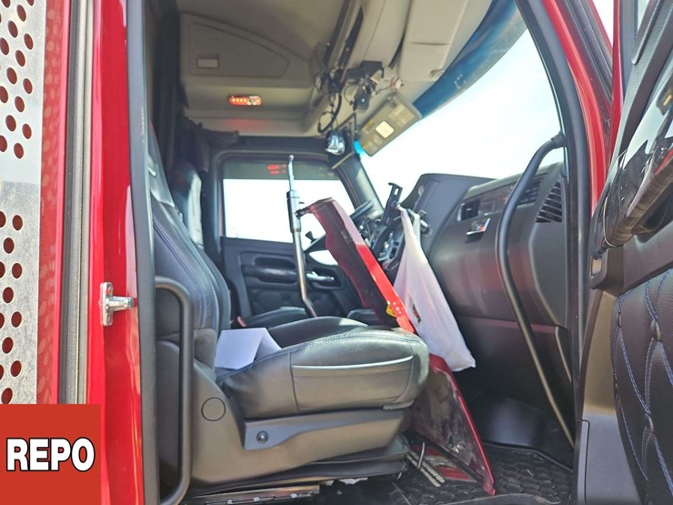 2020-kenworth-w990-image-46