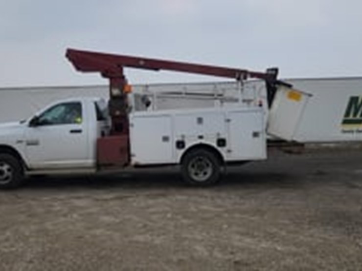 2016-dodge-3500-image-5