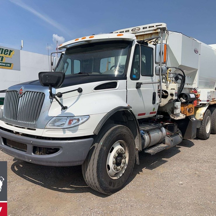 2016 INTERNATIONAL WORKSTAR 7400