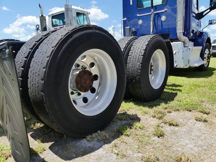 2017-peterbilt-579-image-6