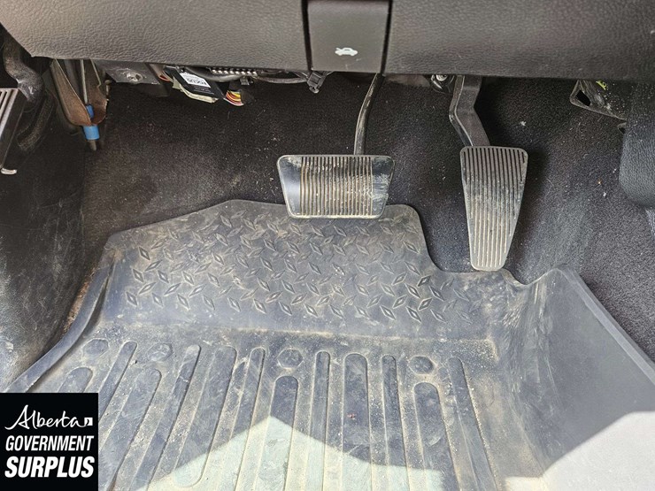 2019-ram-1500-classic-image-15