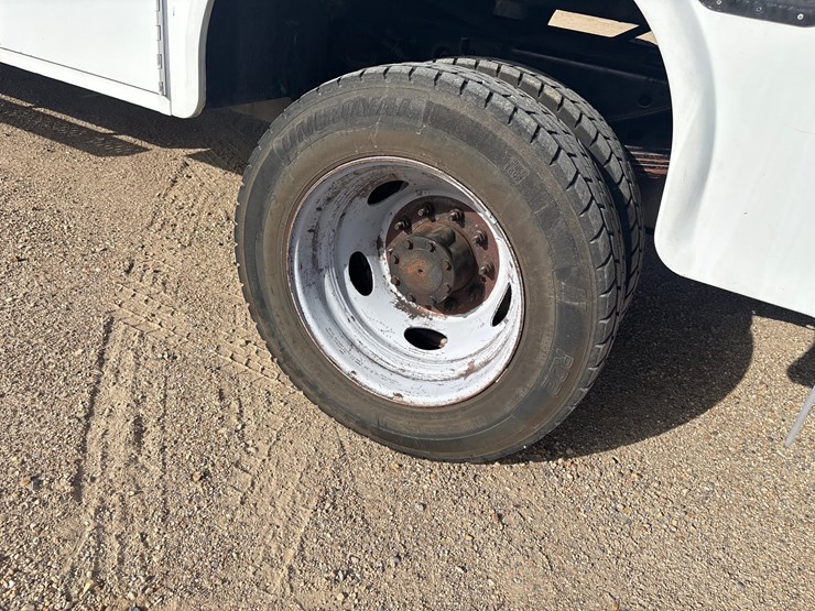 2016-ford-f550-image-21