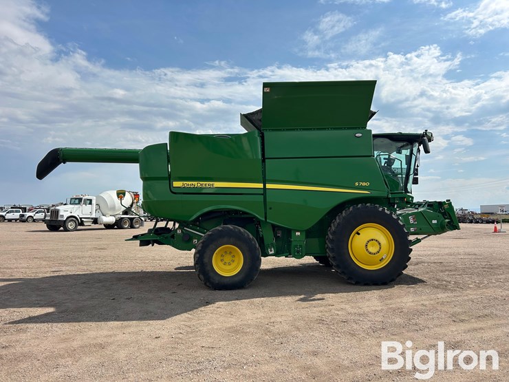 2023-john-deere-s780-image-4