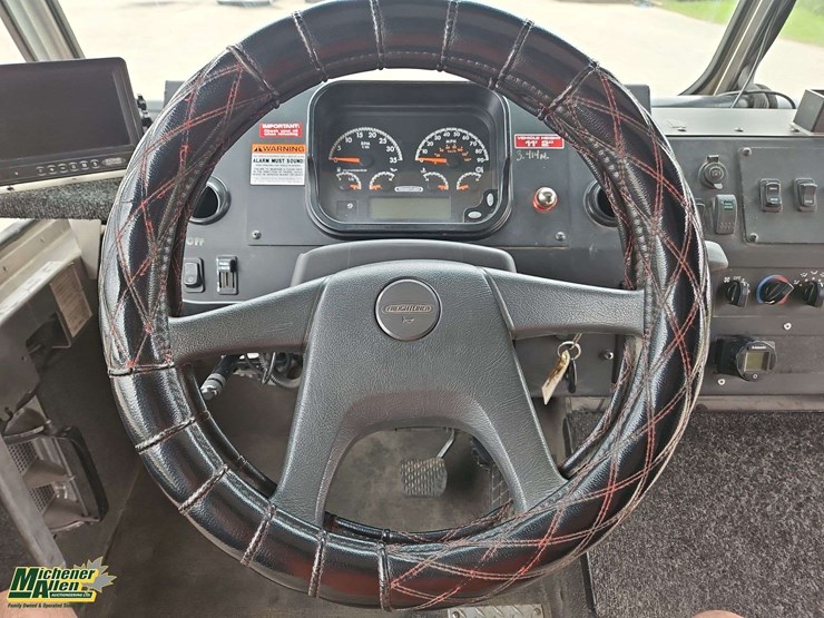 2016-freightliner-mt45-image-18