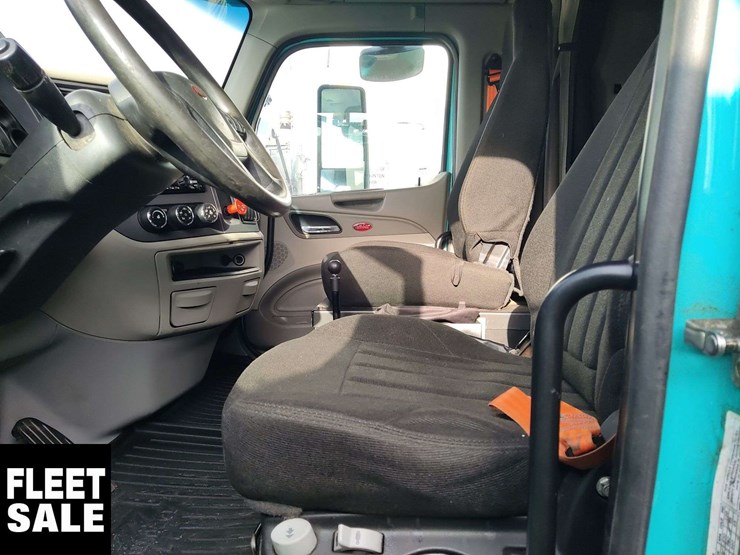 2020-peterbilt-579-image-24
