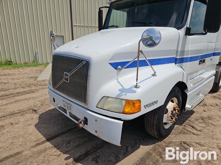 1999-volvo-vnl64t-t/a-truck-tractor-image-9