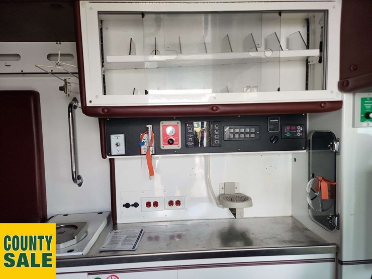 2018-ford-e450-image-23