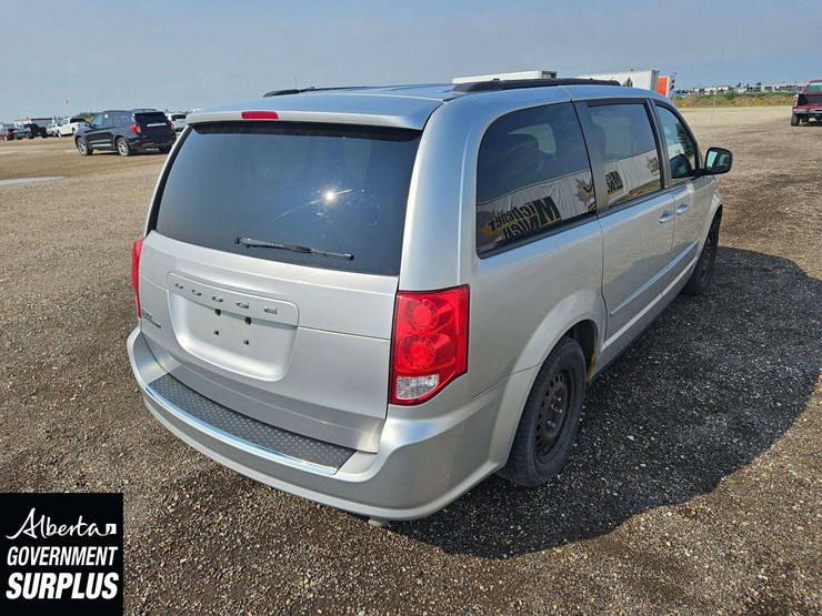 2011-dodge-grand-caravan-se-image-23
