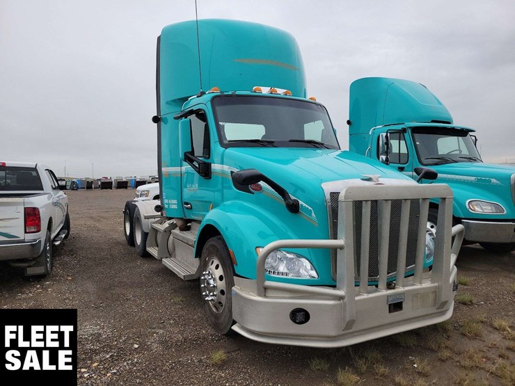 2018-peterbilt-579-image-3