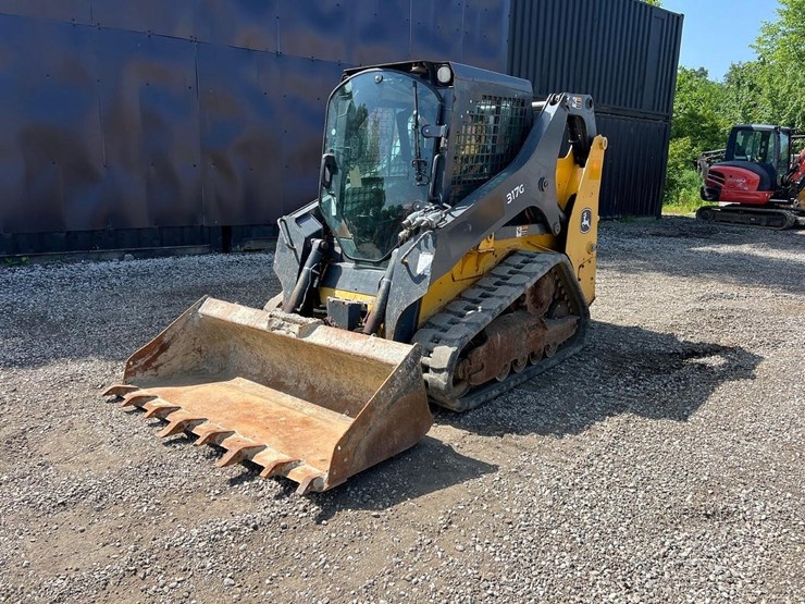 2019-deere-317g-image-2
