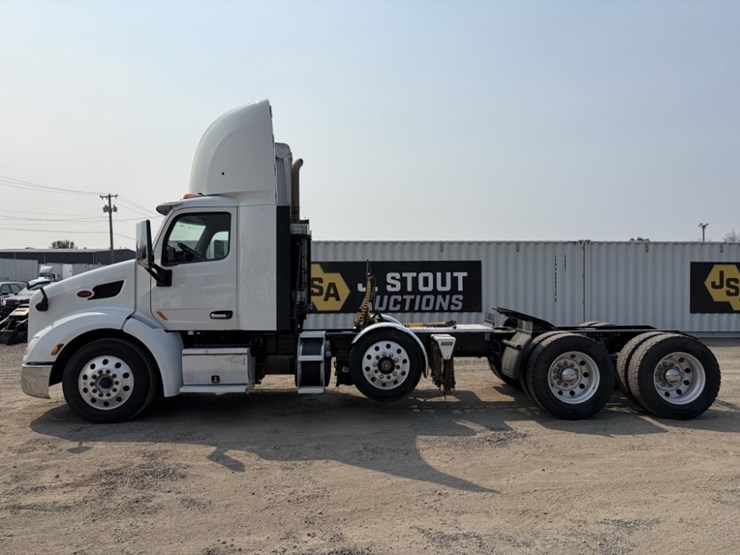2020-peterbilt-579-image-7