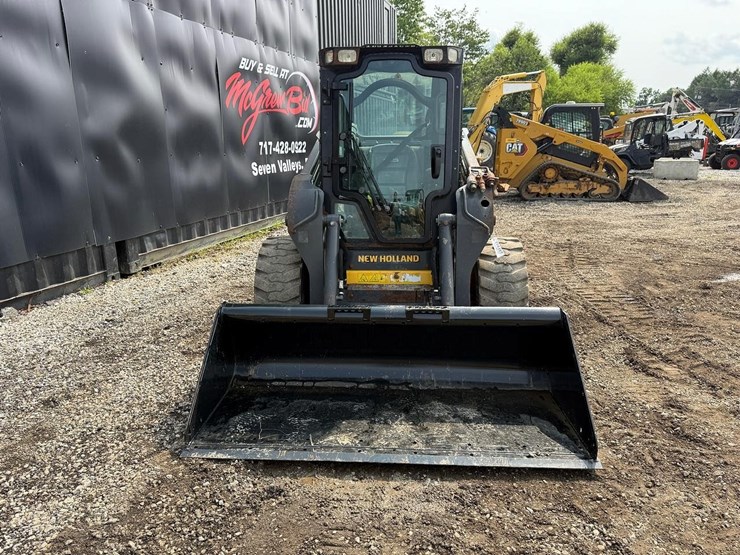 new-holland-l220-image-7