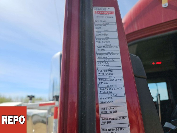 2020-kenworth-w990-image-13