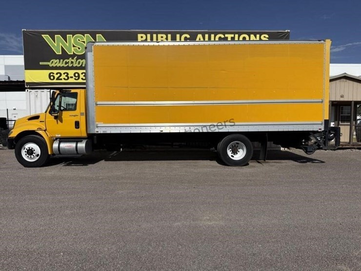 2012-international-4300lp-box-truck-image-1