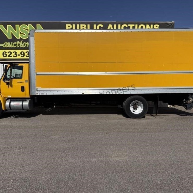 2012 International 4300LP Box Truck
