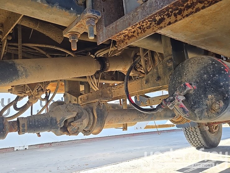 1999-peterbilt-357-image-27