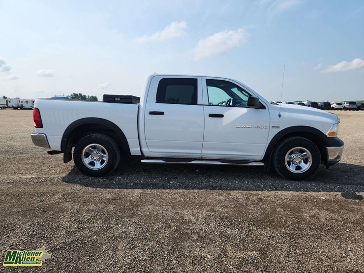 2012-dodge-1500-image-8