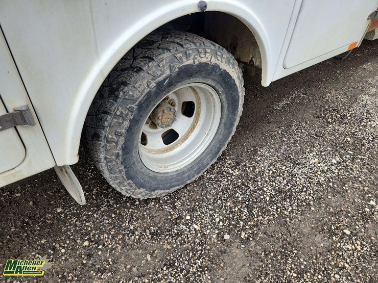 2016-dodge-3500-image-13