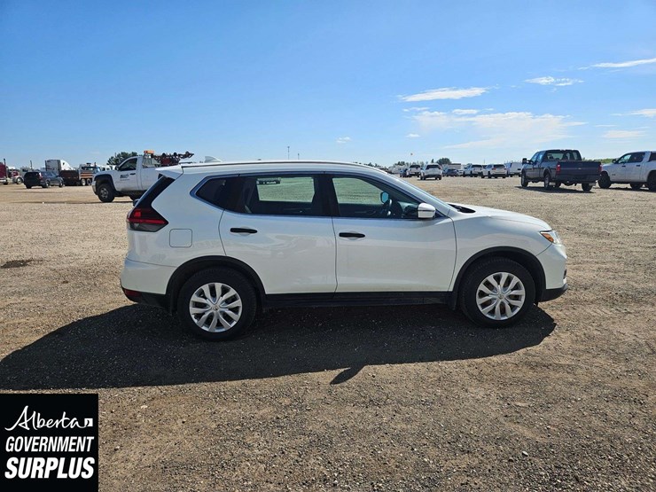 2017-nissan-rogue-image-28