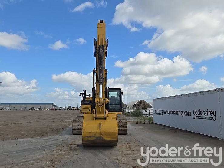 2019-caterpillar-336-image-8