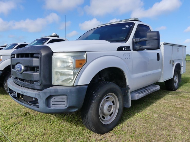 2011-ford-f250-xl-image-1