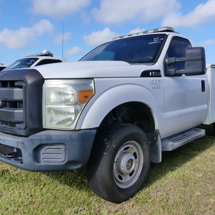 2011 FORD F250 XL