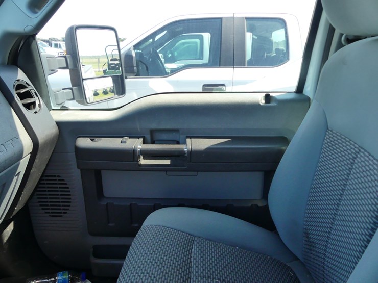 2011-ford-f250-xl-image-14