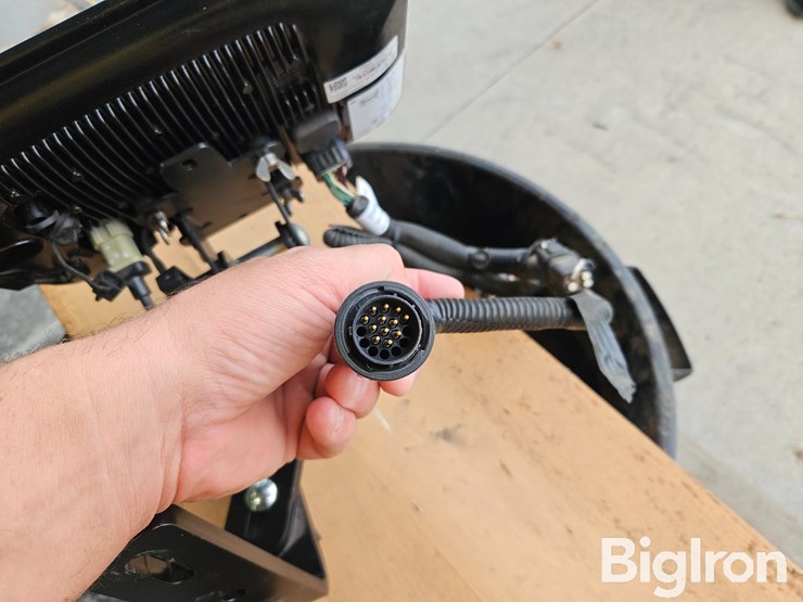 2023-john-deere-g5-plus-universal-display-image-9