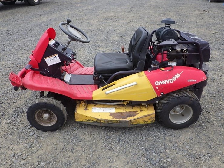 canycom-cmx2402-ride-on-mower-image-8