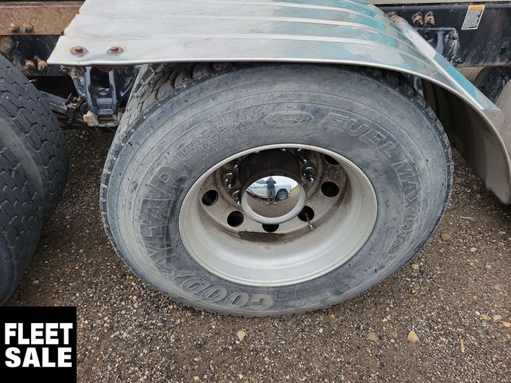 2018-peterbilt-579-image-13
