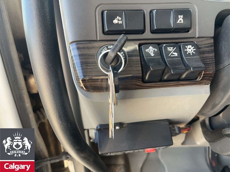 2018-kenworth-t880-image-17