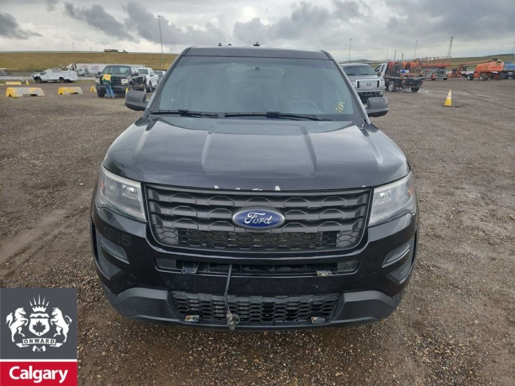 2019-ford-explorer-image-9
