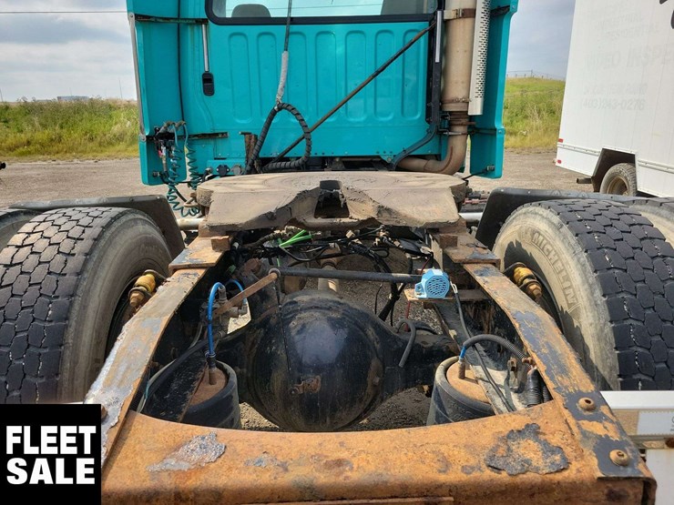 2007-freightliner-m2-106-image-31