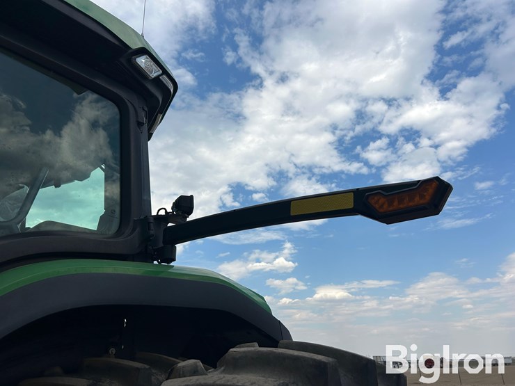 2022-john-deere-8r-230-image-18