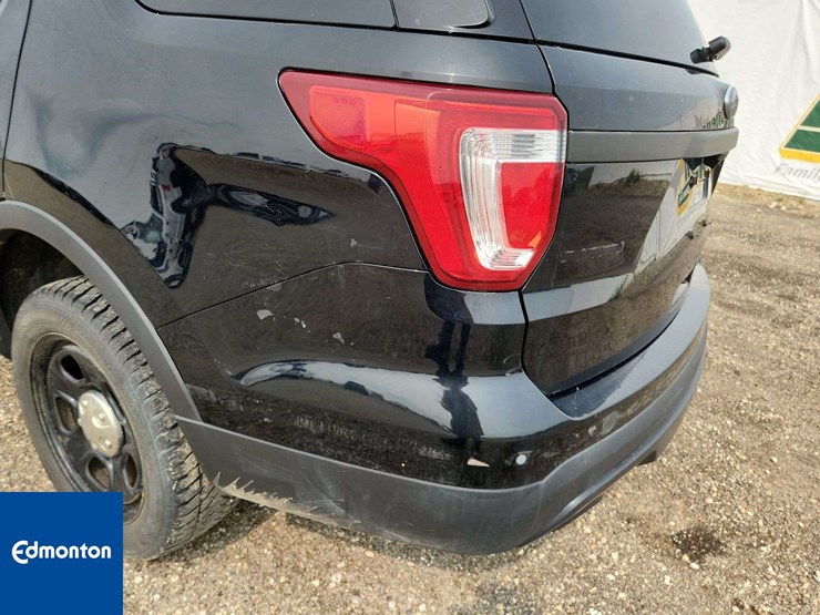 2016-ford-explorer-image-45