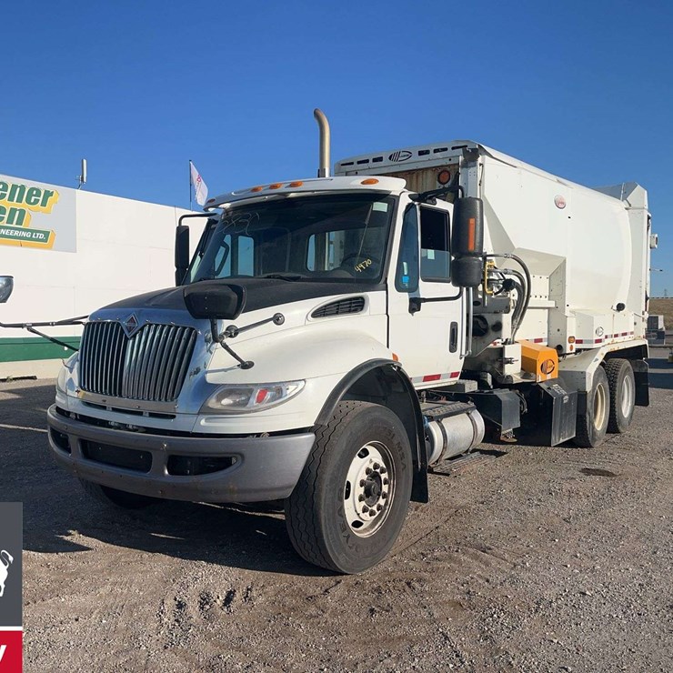 2018 INTERNATIONAL WORKSTAR 7400