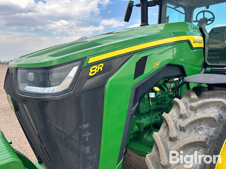 2022-john-deere-8r-230-image-11