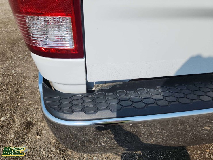 2012-dodge-1500-image-39