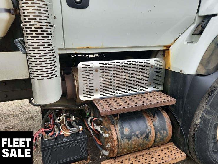 international-workstar-7500-image-40