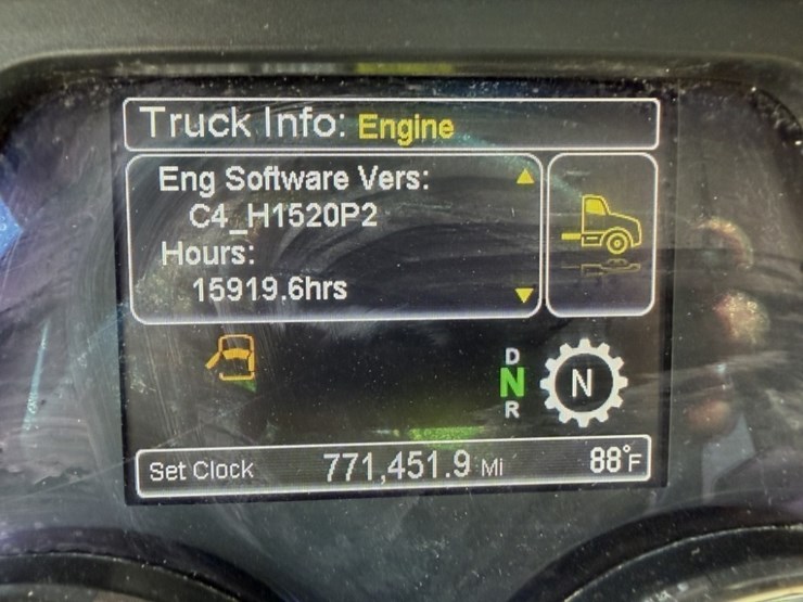 2020-peterbilt-579-image-35