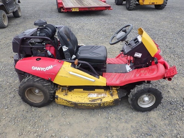 canycom-cmx2402-ride-on-mower-image-4