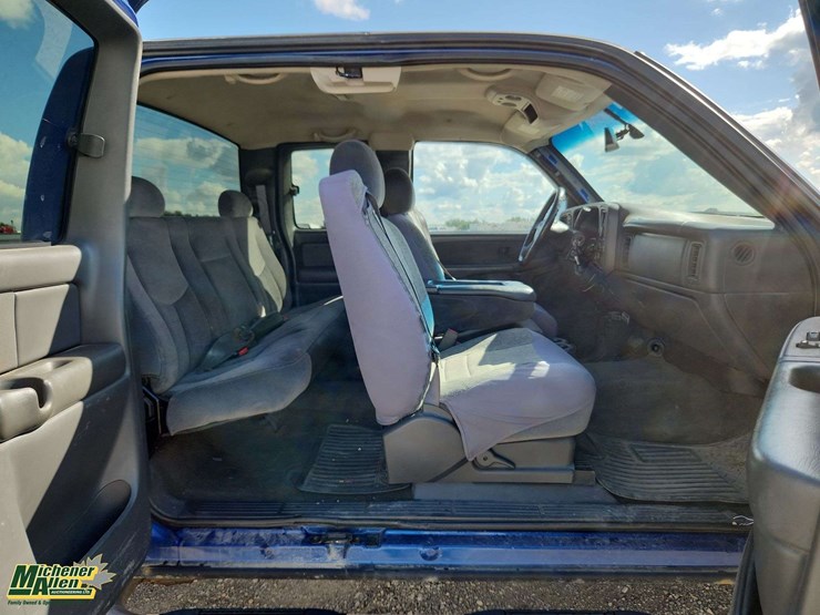 2003-gmc-sierra-2500-image-26