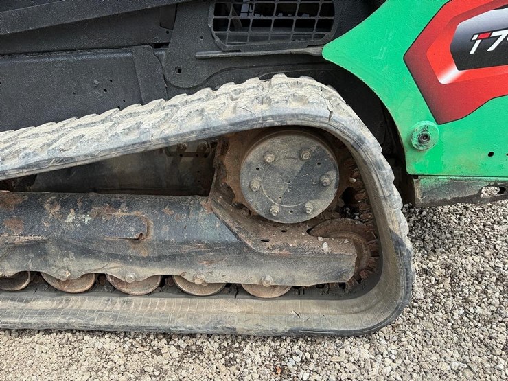 2017-bobcat-t740-image-18