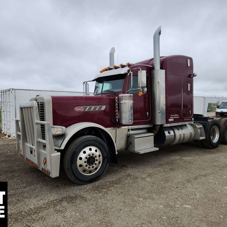 2017 PETERBILT 389