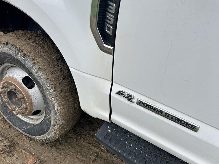 2019-ford-f350-xl-image-10