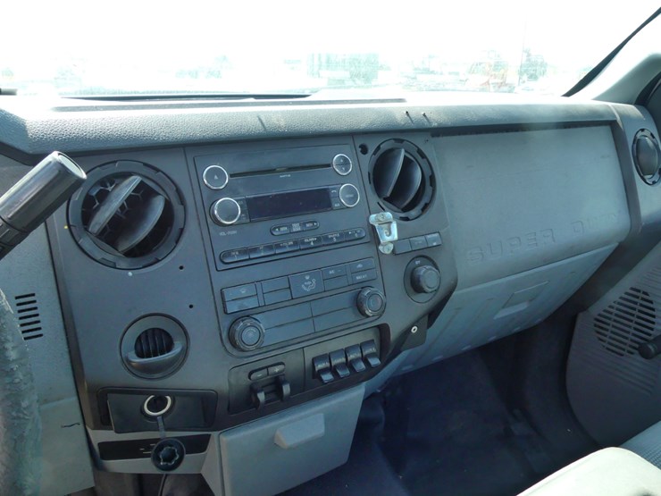 2015-ford-f350-xl-image-14