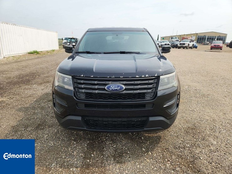 2016-ford-explorer-image-8